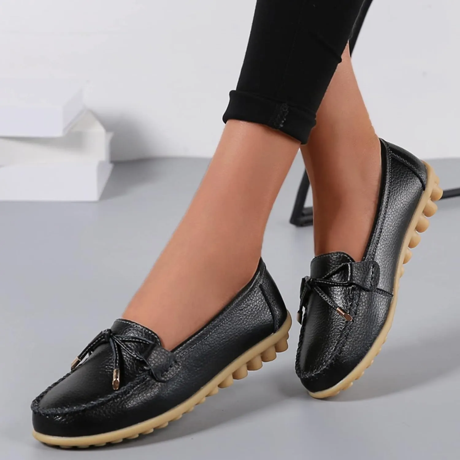 AMDBEL Flats Shoes Women Dressy Comfortable Women's Leather Slip On Loafers Casual Round Toe Moccasins Wild Driving Boat Flat