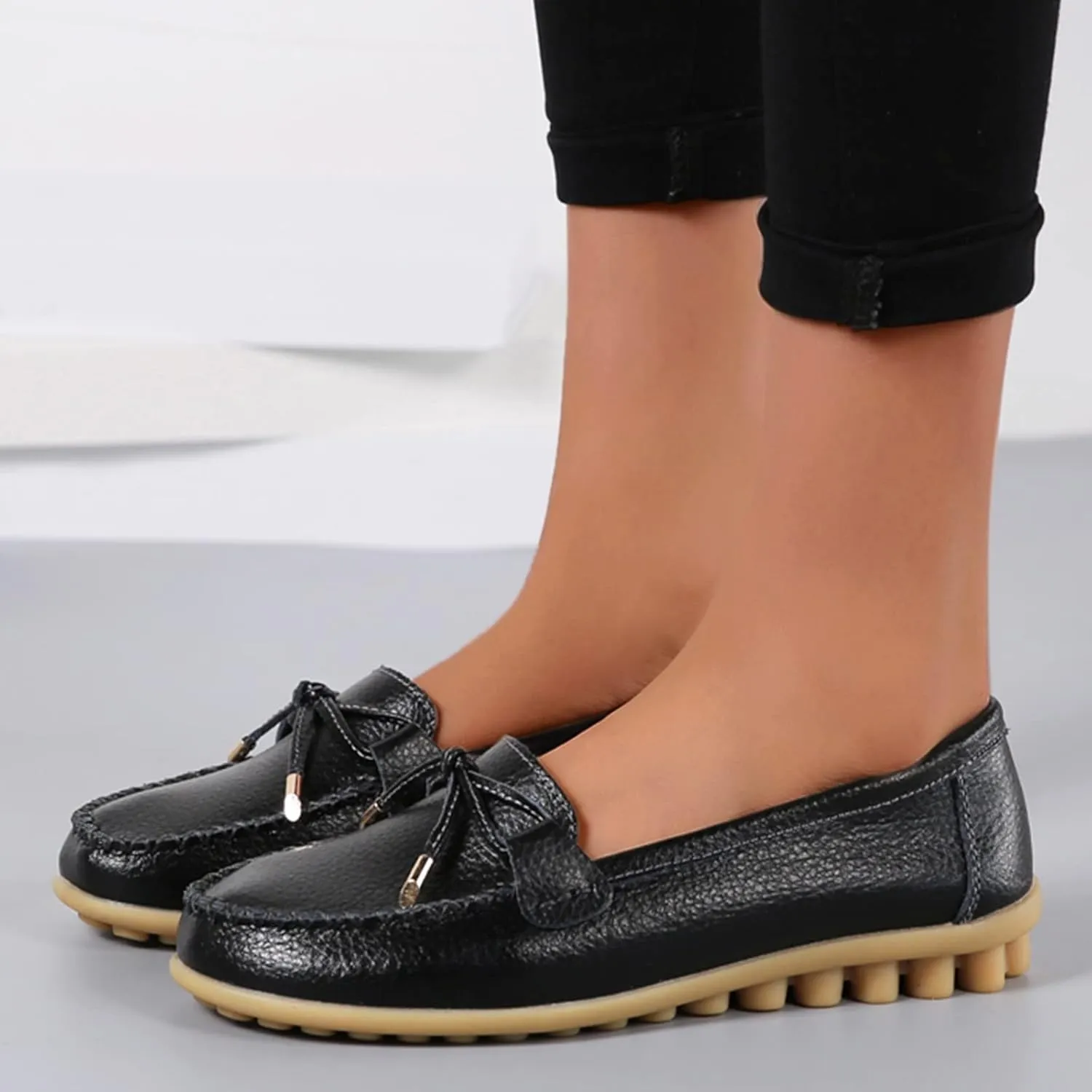 AMDBEL Flats Shoes Women Dressy Comfortable Women's Leather Slip On Loafers Casual Round Toe Moccasins Wild Driving Boat Flat