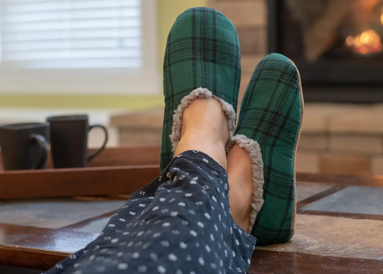 Elanze Designs Mens Plaid Plush Lined Cozy Non Slip Indoor Soft Slippers
