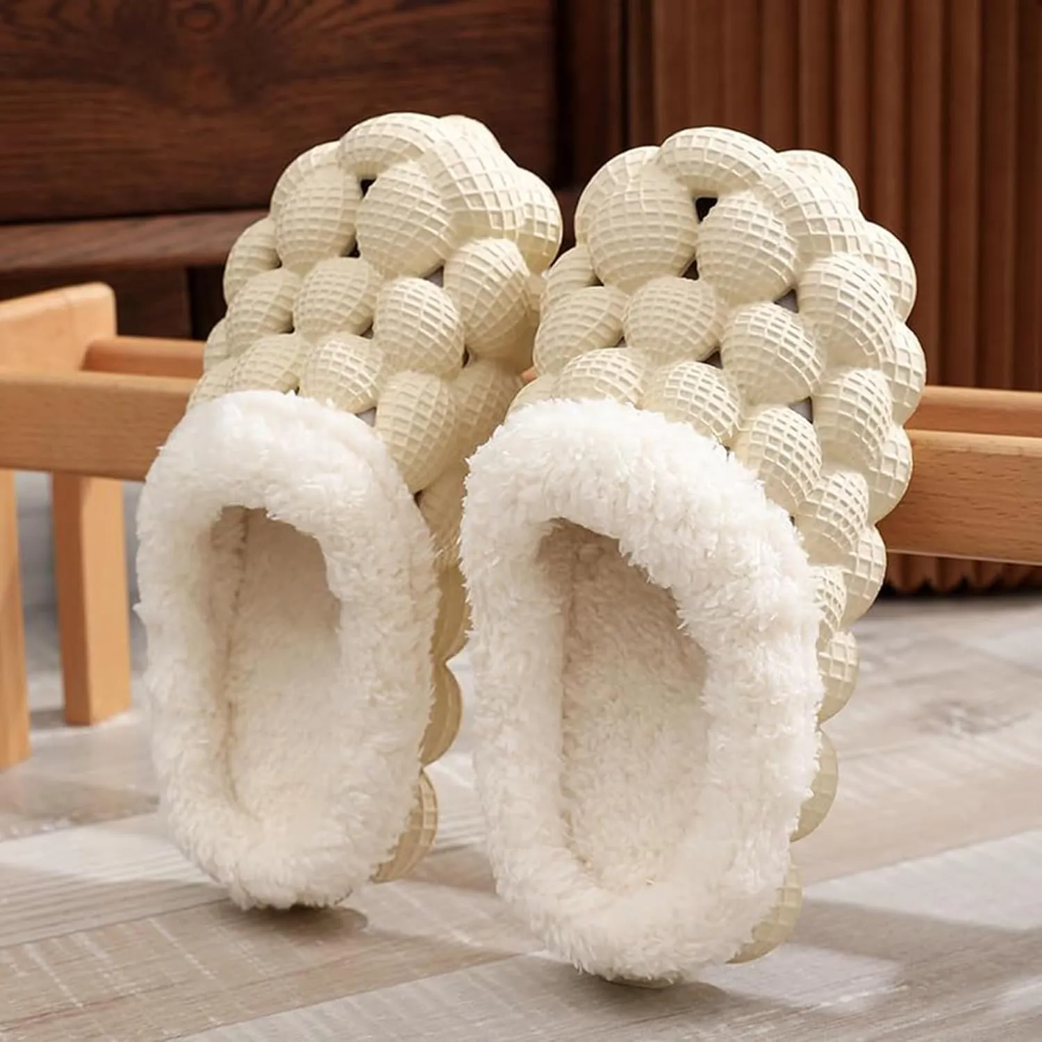 GUNIYIFS Womens Slippers Bubble Slides with Fur,funny slippers for men Non-slip Massage Soft Slippers Shoes Indoor Outdoor