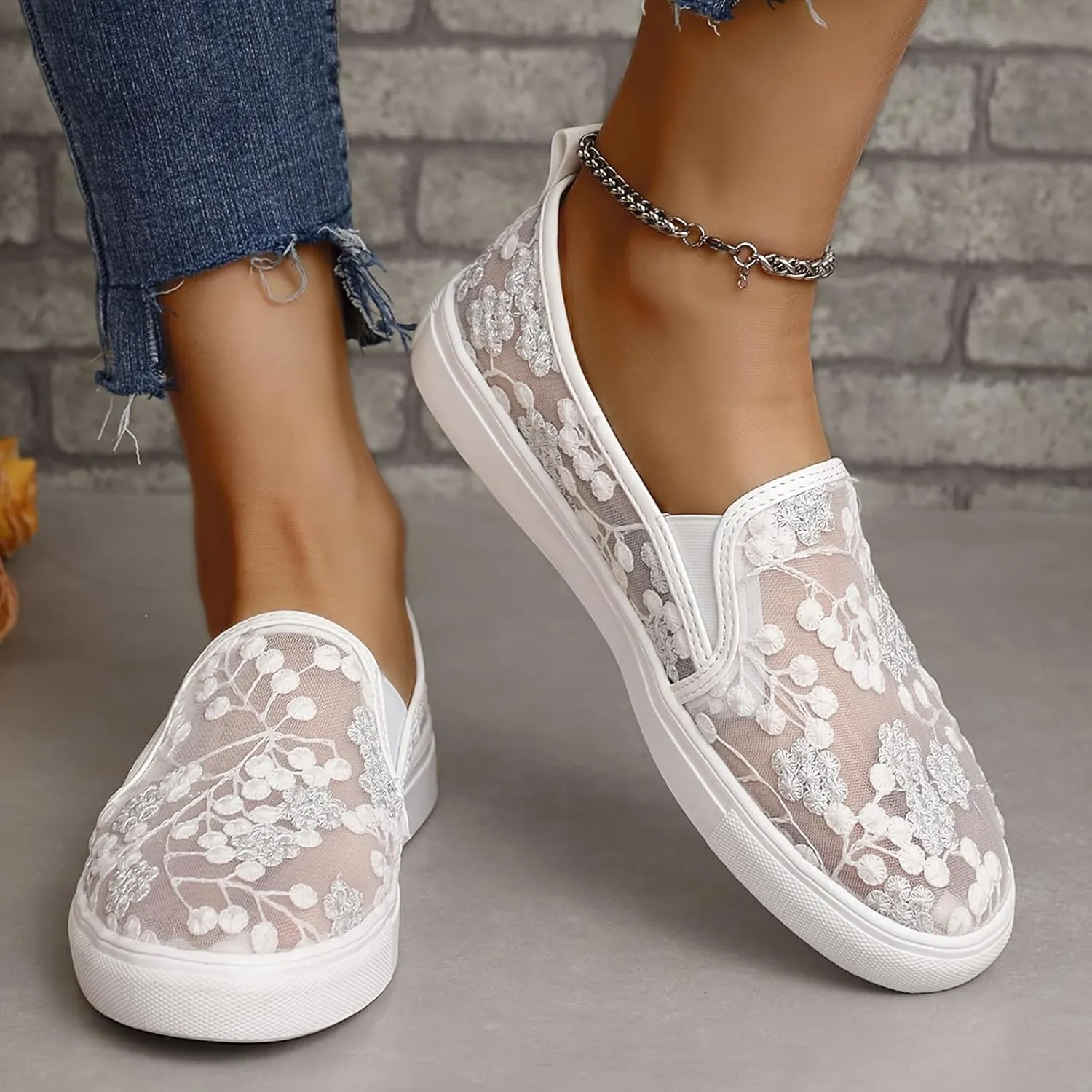 Ladies Casual Floral Pattern Hollow Out Breathable Mesh Large Size Lightweight Non Slip Casual Shoes Women Sandals Home