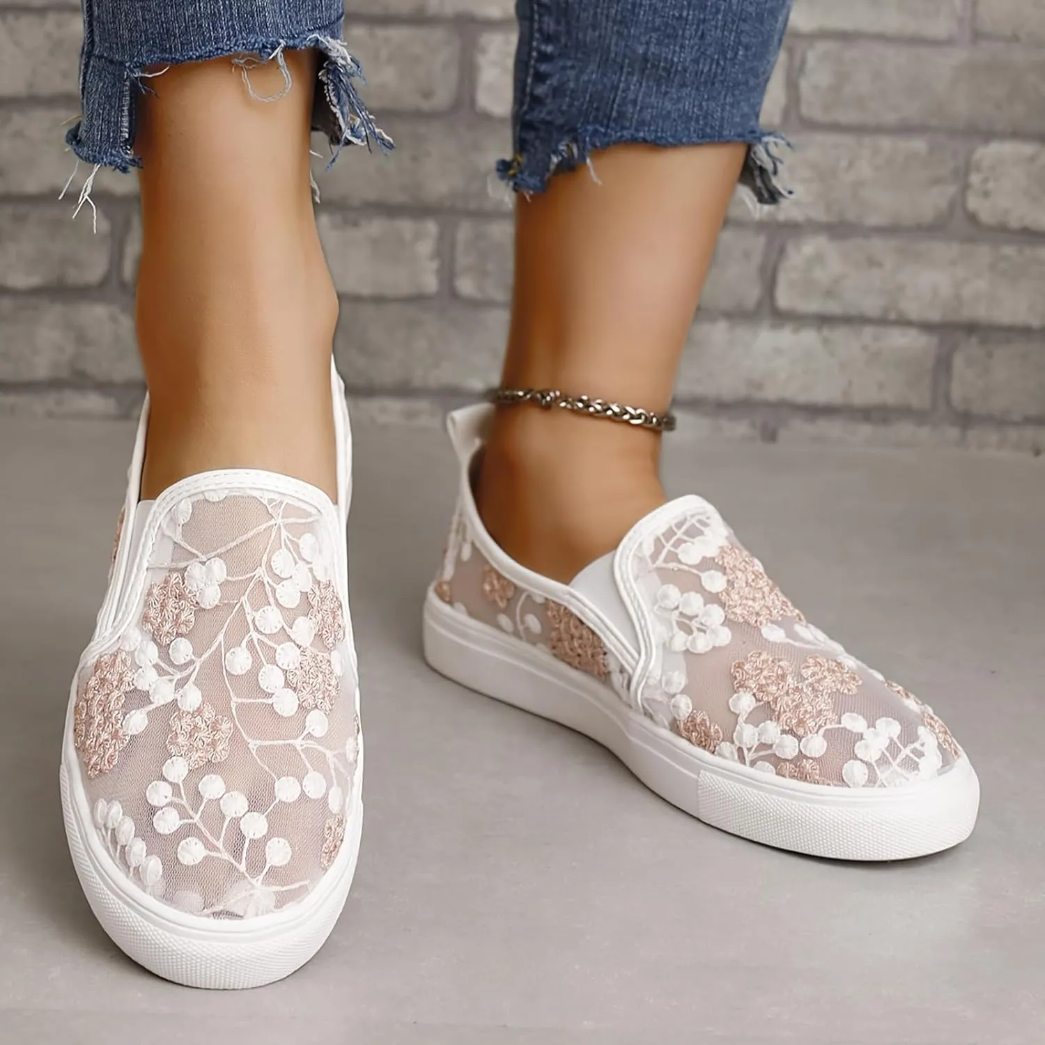Ladies Casual Floral Pattern Hollow Out Breathable Mesh Large Size Lightweight Non Slip Casual Shoes Women Sandals Home