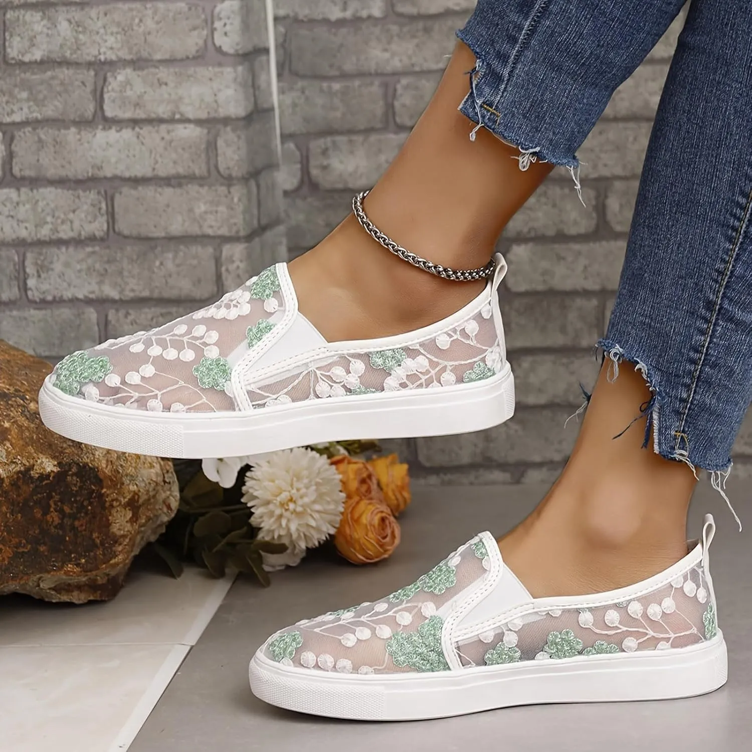 Ladies Casual Floral Pattern Hollow Out Breathable Mesh Large Size Lightweight Non Slip Casual Shoes Women Sandals Home