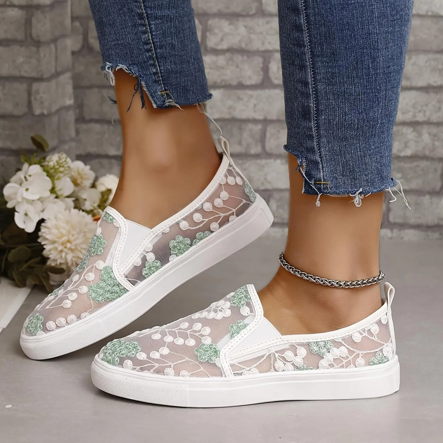 Ladies Casual Floral Pattern Hollow Out Breathable Mesh Large Size Lightweight Non Slip Casual Shoes Women Sandals Home