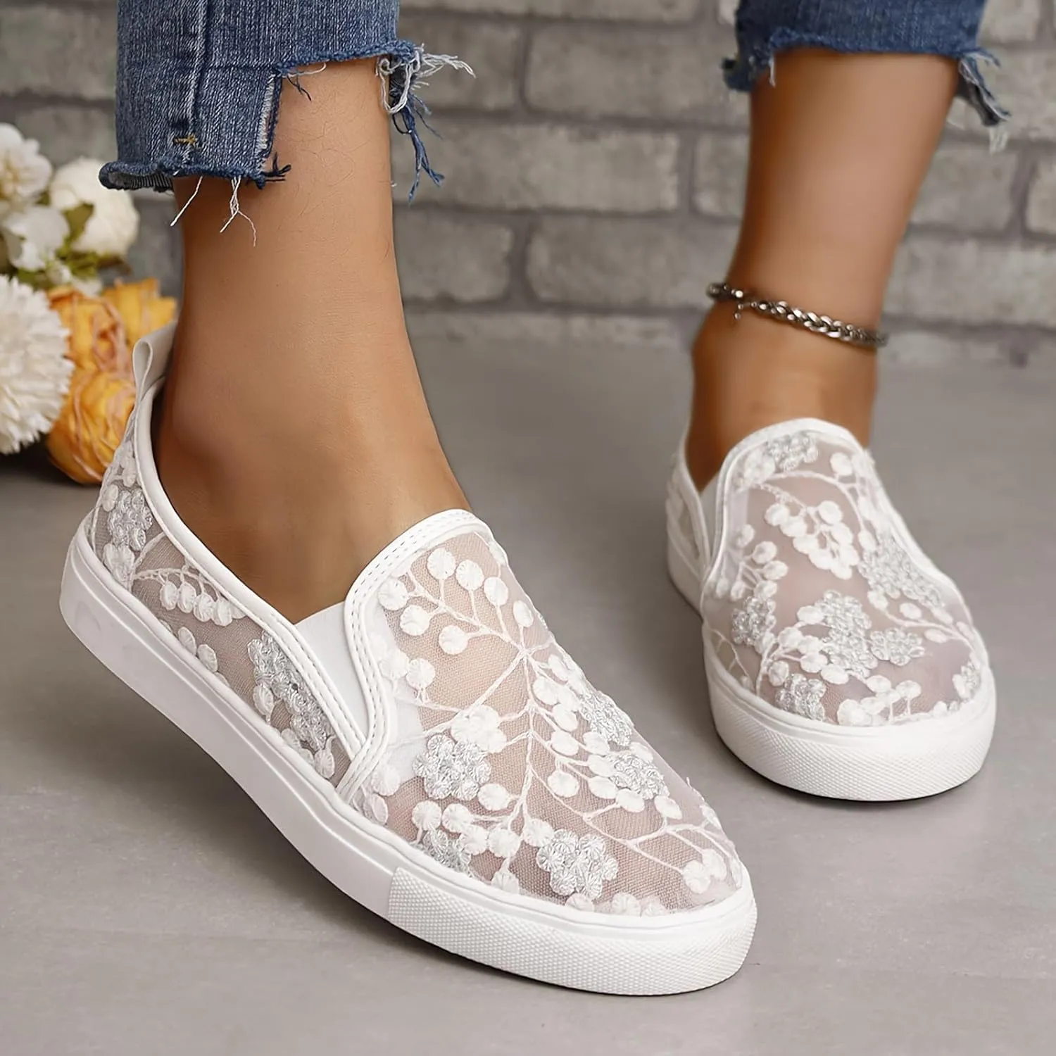 Ladies Casual Floral Pattern Hollow Out Breathable Mesh Large Size Lightweight Non Slip Casual Shoes Women Sandals Home