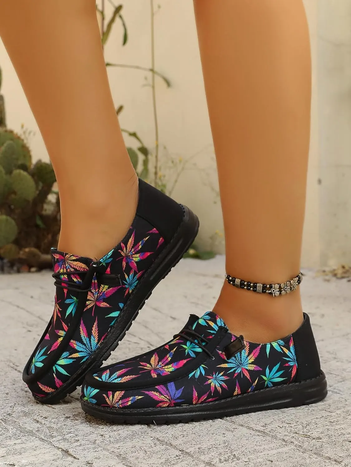 Leaf Print Casual Shoes for Men & Women - Breathable Black Sneakers with Non-Slip Sole - Trendy Botanical Design for Daily Wear & Outdoor Activities