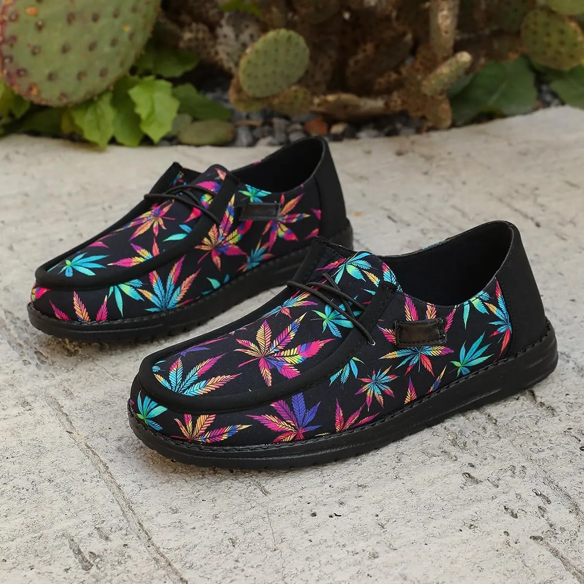 Leaf Print Casual Shoes for Men & Women - Breathable Black Sneakers with Non-Slip Sole - Trendy Botanical Design for Daily Wear & Outdoor Activities