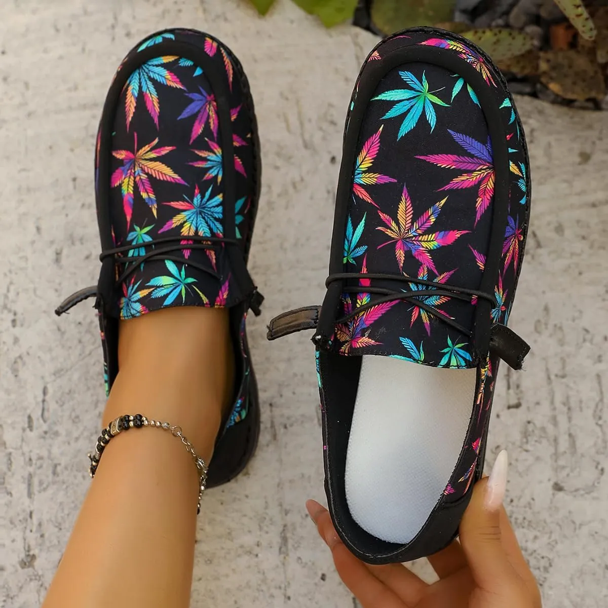 Leaf Print Casual Shoes for Men & Women - Breathable Black Sneakers with Non-Slip Sole - Trendy Botanical Design for Daily Wear & Outdoor Activities